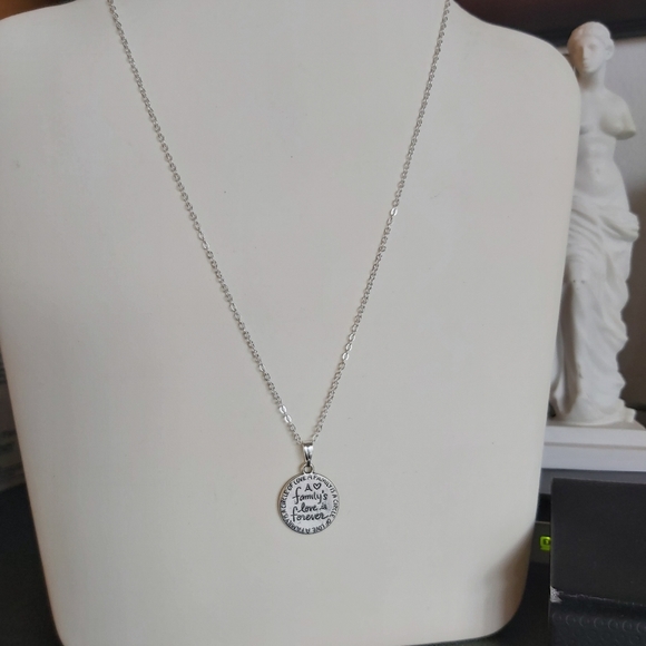 Round Pendant Necklace - Picture 2 of 3